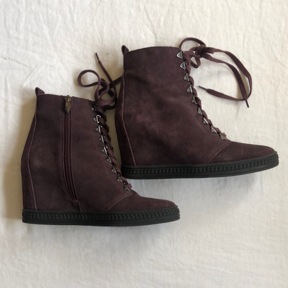 Hightop sneaker wedges